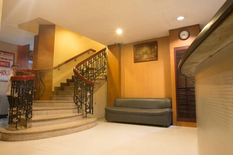 Vista Hotel Recto Manila Bagian luar foto