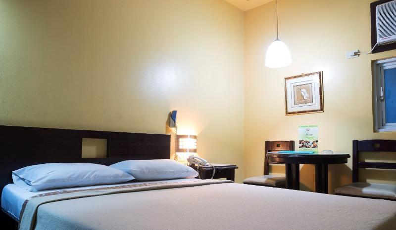 Vista Hotel Recto Manila Bagian luar foto