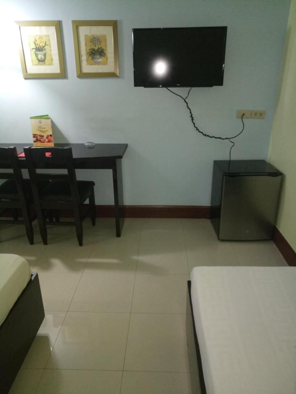 Vista Hotel Recto Manila Bagian luar foto